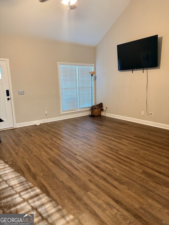 Photo - 514 Winter Wy.