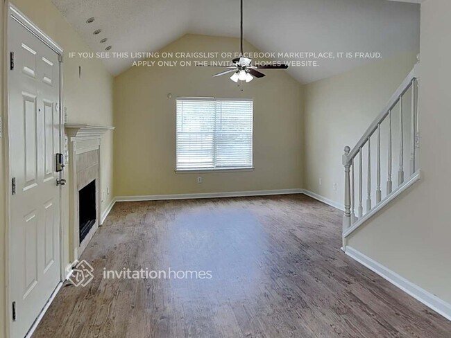 Photo - 1384 Camrose Ct