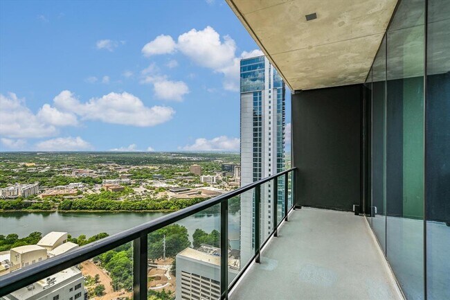 Photo - 610 Davis St Unidad 3502