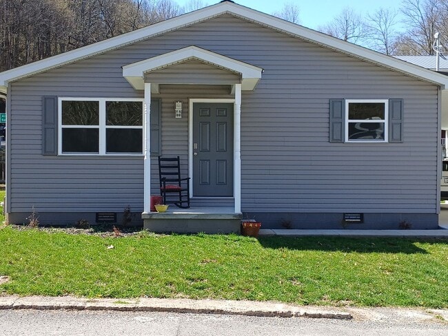 Photo - 2 bed, 1 bath house in Glenville, WV.