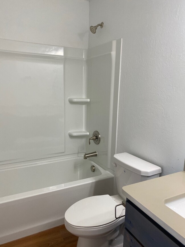 Photo - 640 Lincoln St