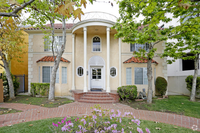 Building Photo - Mansfield Apartments