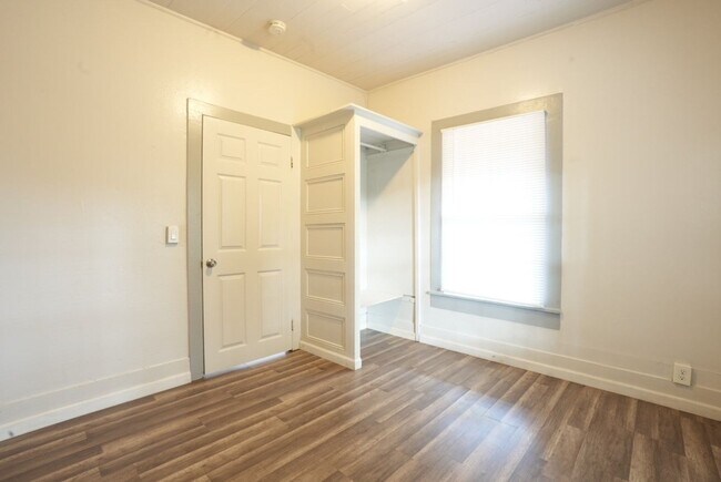 Photo - Cross Street, 331-335* Unit 331