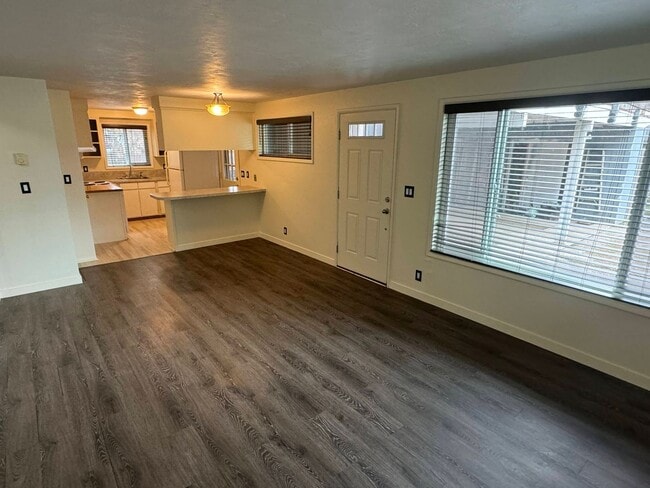 Photo - 2 Bedroom Off Coburg Rd.