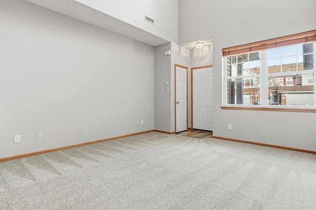 Photo - 5377 172nd St W