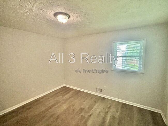 Photo - 293 Rogers St