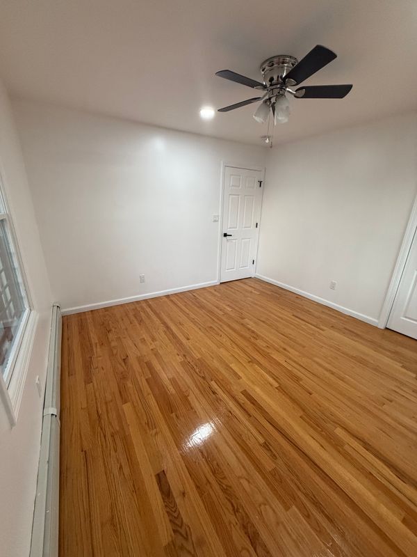 Photo - 2054 Grove St