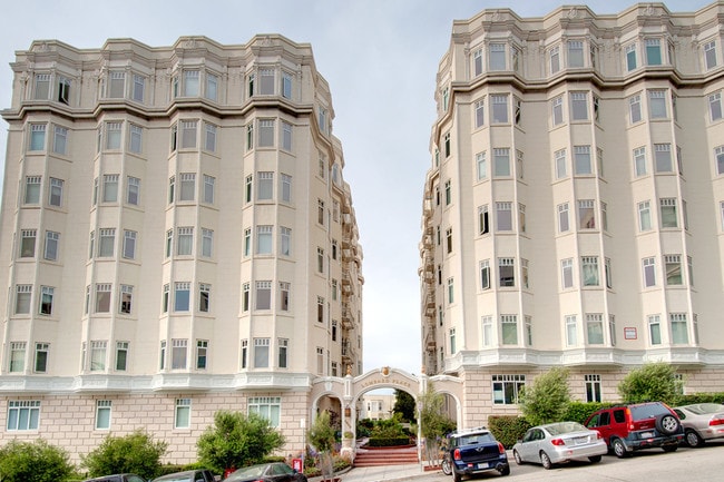 Building Photo - 1320-1380 Lombard Rental
