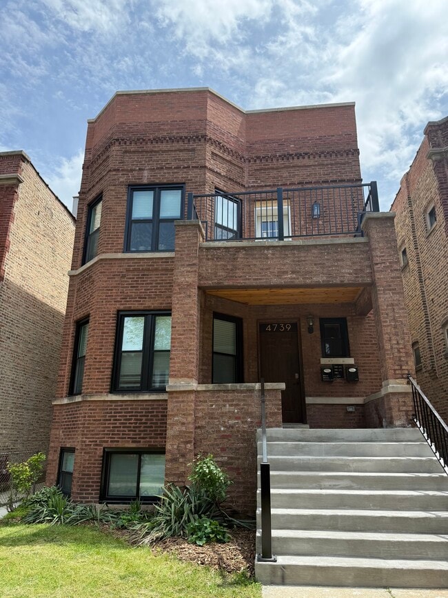 Photo - 4739 N Albany Ave Unidad 1
