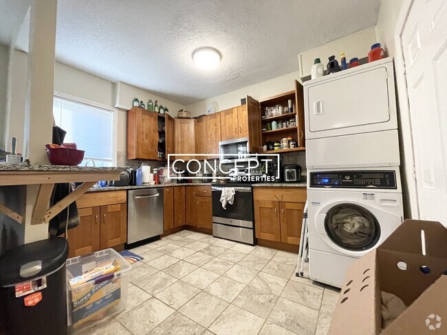 Building Photo - 6 Bickford Ave Unit 6 Bickford Ave., #2, Bost Rental