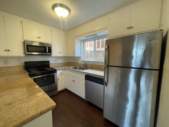 Photo - 1 Bedroom Just Blocks From the Ocean Unit 32