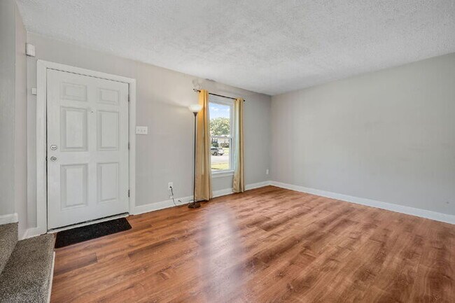 2 Bedroom Townhome in North Chesterfield Near Meadowbrook - $1,700/mo