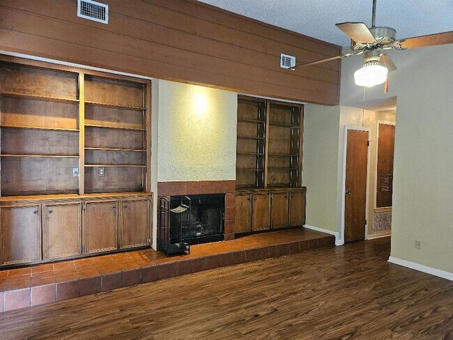 Photo - 16 N Ave B Unidad B