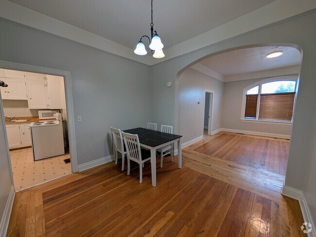 Building Photo - 14 S State St Unit A Rental