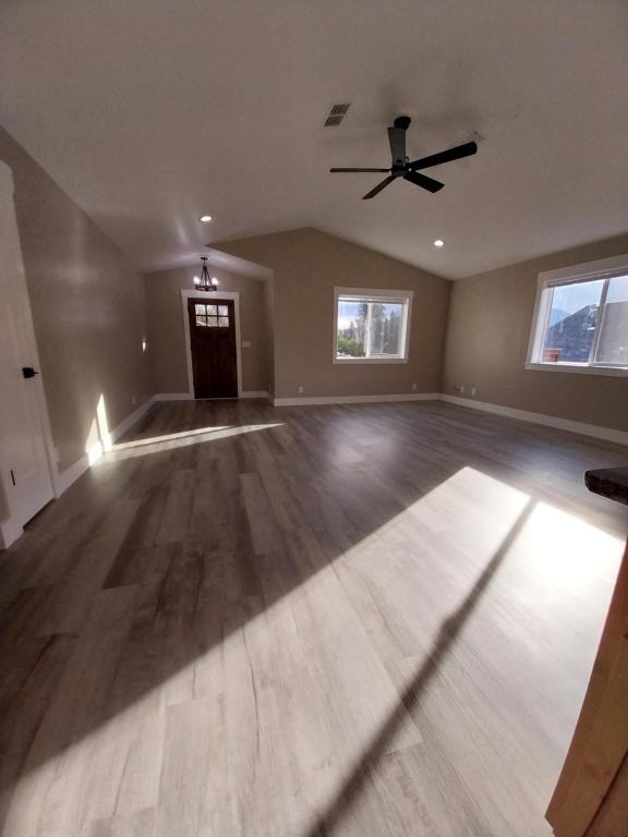 Photo - 330 Hazel Way