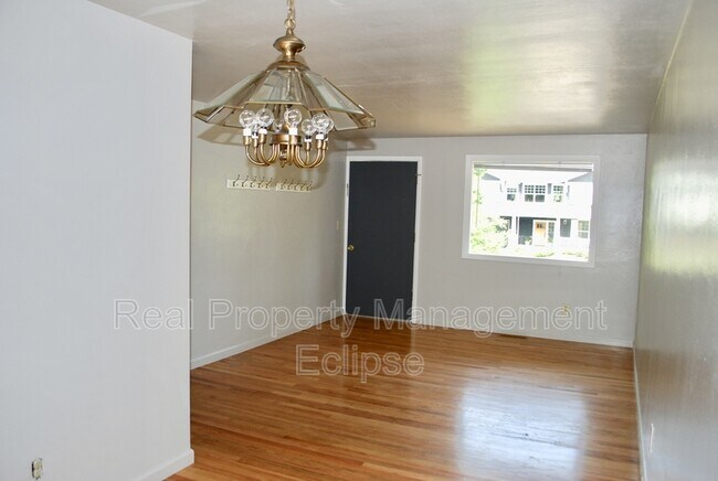 Photo - 10415 SE 13th St