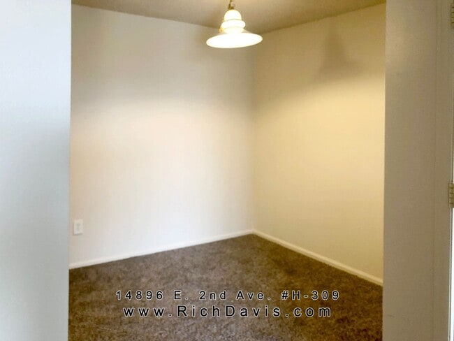 Photo - 2 bed, 2 bath with washer/dryer hookup.  Great location off Sable and 2nd Ave. Unidad H-309