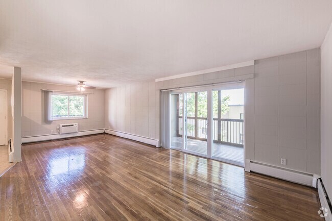 2 BR, 1 BA