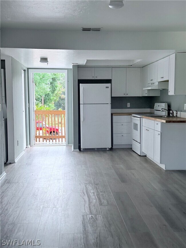 Photo - 824 Alderman St Unit 206