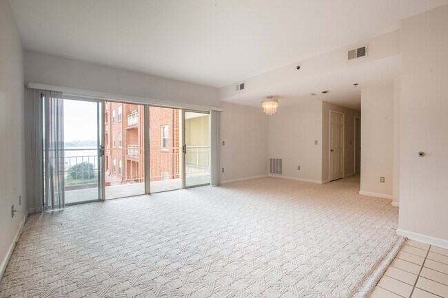 Living room/dining room