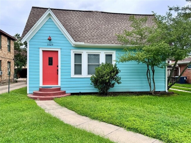 Photo - 1029 Usener St House