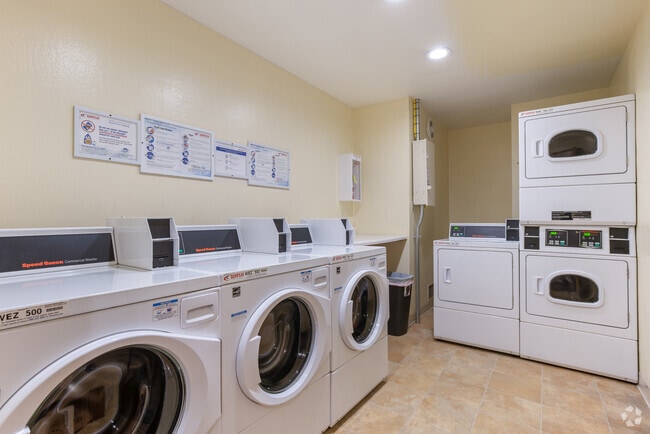 Laundry Room - Horizons West Apartments