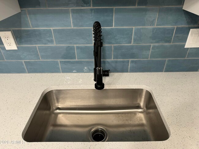 Photo - 450 N Williams