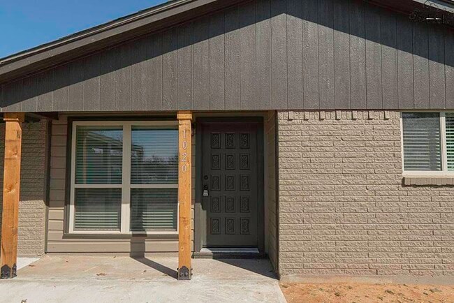Photo - 1020 W Hwy St