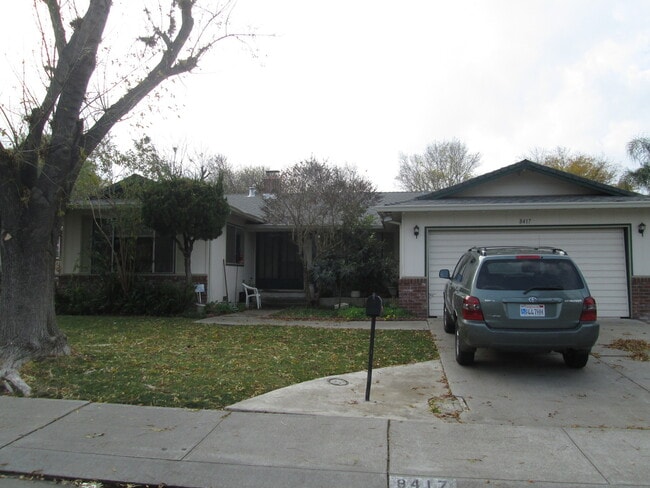 Building Photo - 8417 Edgefield Way