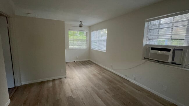 Photo - 217 SW 11th Ct Unit 2
