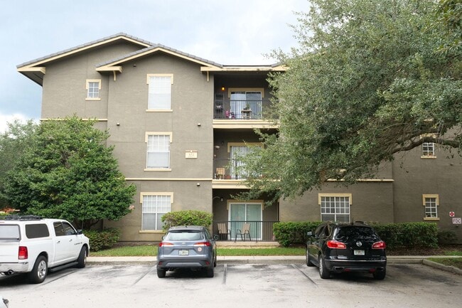 Building Photo - Charming 1 Bedroom, 1 Bath Condo in Beauti...