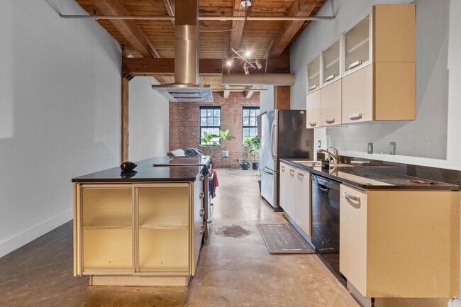Photo - 6533 E Jefferson Ave Unidad 117