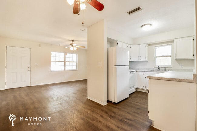 Photo - 2312 32nd Ave N