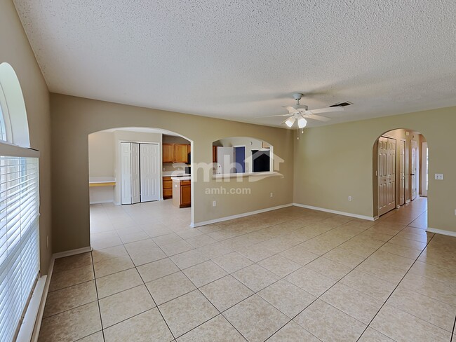 Photo - 30500 Birdhouse Dr