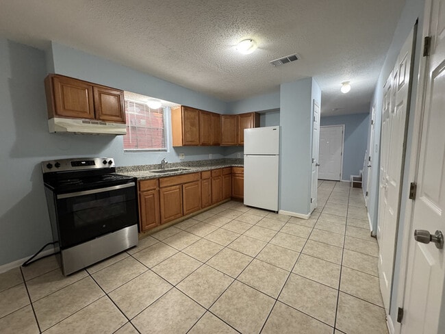 Photo - 8311 Livingston Ave