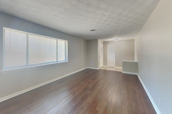 Photo - 5705 Trailwood Dr