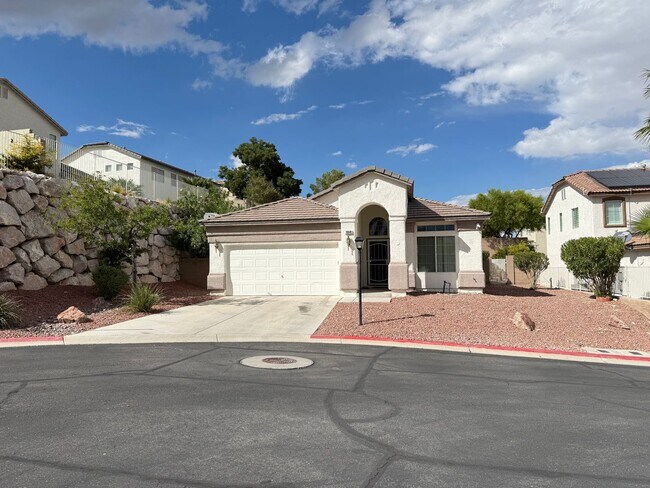 Building Photo - Charming one-story, 3-bedroom house
