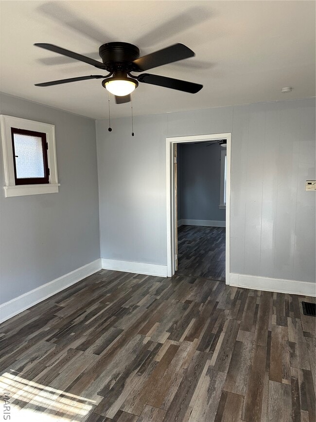 Photo - 6507 Leschen Ave