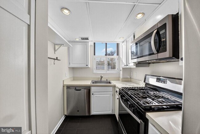 Photo - 2610 Tunlaw Rd NW Unit 301