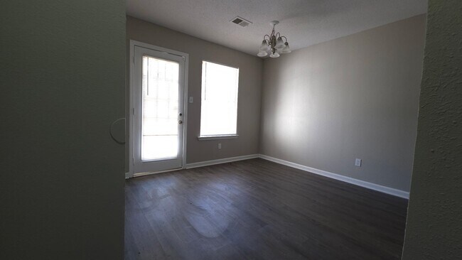 Photo - 4686 Royal View Dr