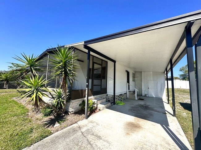 Photo - 1815 Woodcrest Dr Unit 3