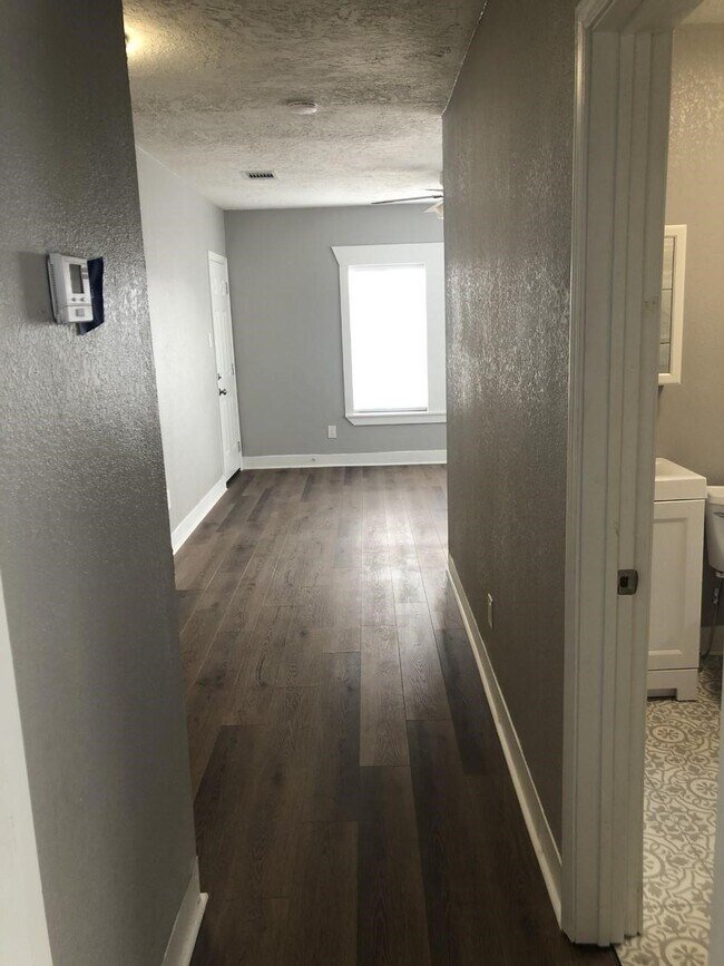 Photo - 220 Milby St