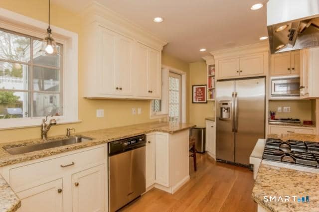 Photo - 90 Linden Ave