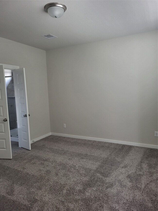 Photo - 5611 Madden Ln