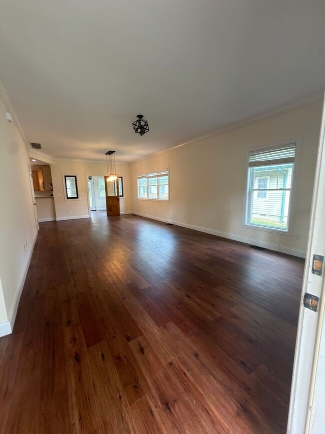 Photo - 309 E Wylie St