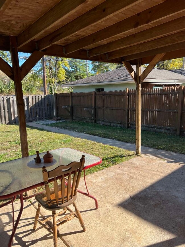 Photo - 5924 Arendes Dr Unit 5924