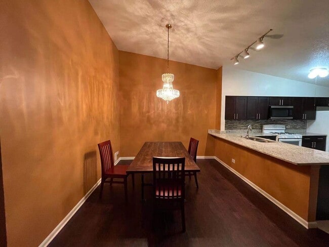 1751 Ranchview Dr