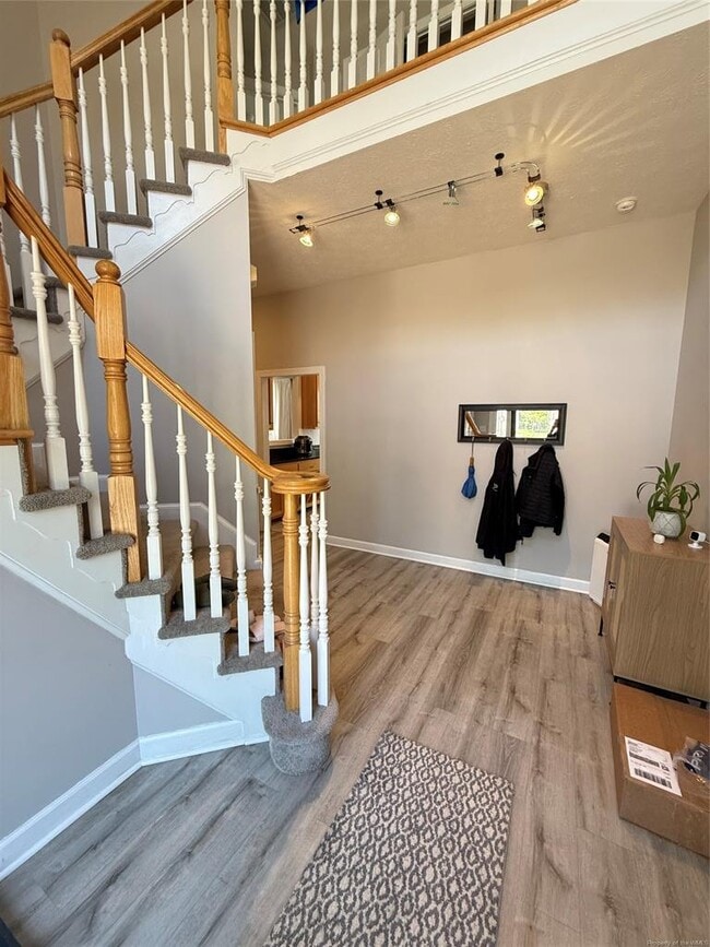 Photo - 115 Sheldon Ct