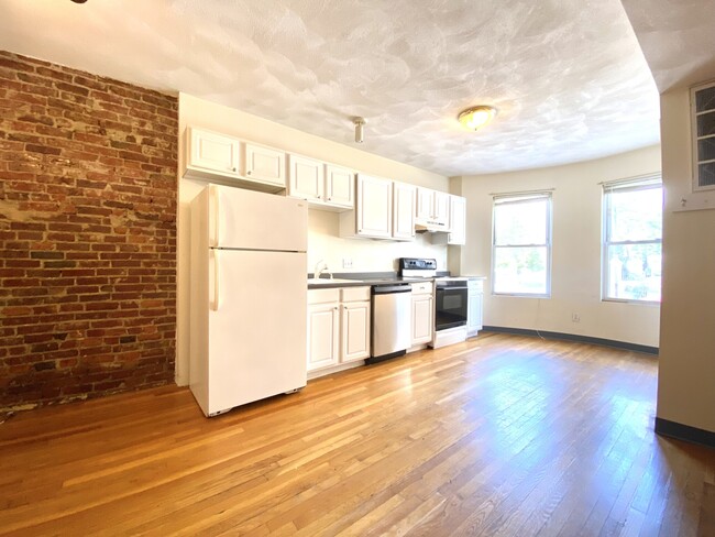 Building Photo - 838 Huntington Ave Rental