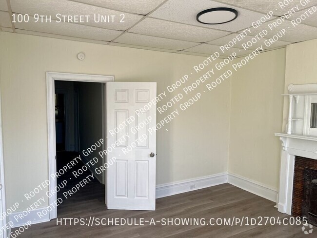 Building Photo - Renovated 3 Bedroom Close to RPI Unit 2 Rental